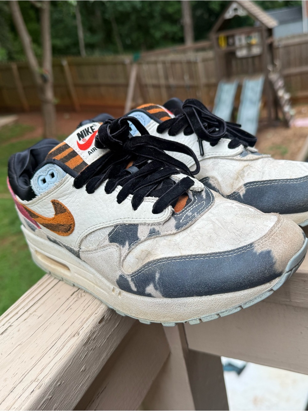 Nike Airmax Low-Top Sneakers - Animal Print White, Black, Orange, Blue